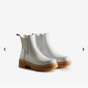 Hunter Refined Stitch Detail Chelsea Boots